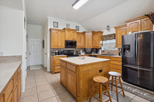 568 Willowview Drive, Saginaw, TX 76179