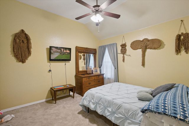 568 Willowview Drive, Saginaw, TX 76179