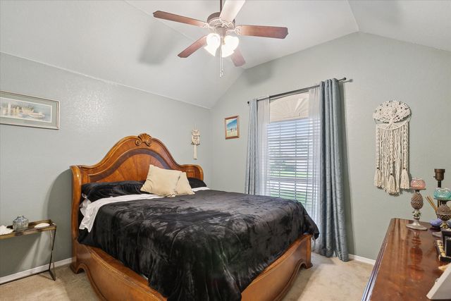 568 Willowview Drive, Saginaw, TX 76179