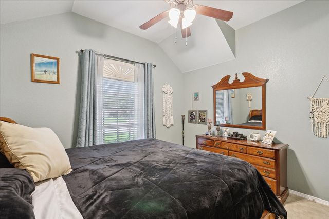 568 Willowview Drive, Saginaw, TX 76179