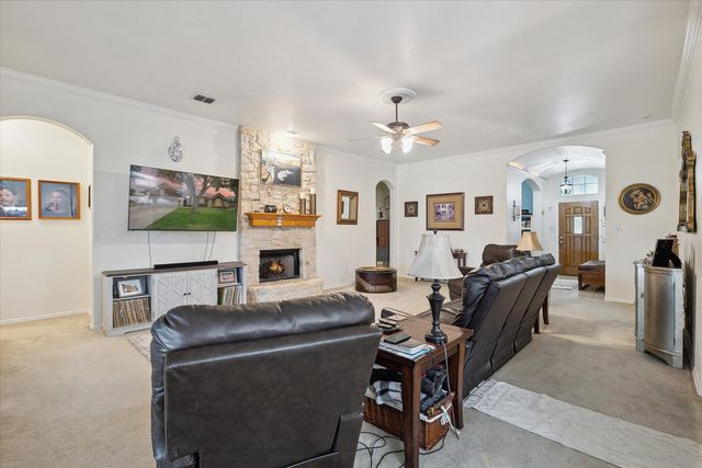 568 Willowview Drive, Saginaw, TX 76179