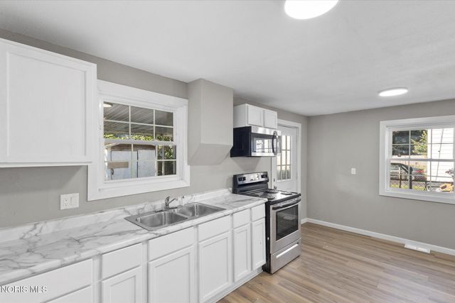 1204 Navarre Avenue, Toledo, OH 43605