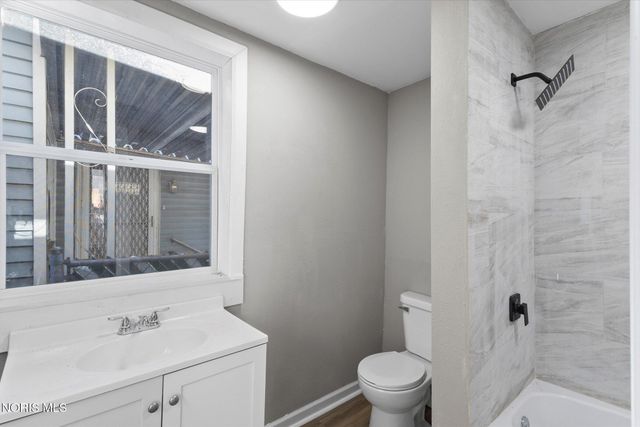 1204 Navarre Avenue, Toledo, OH 43605