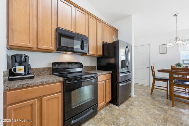 131 N TWIN MAPLE Road, St. Augustine, FL 32084