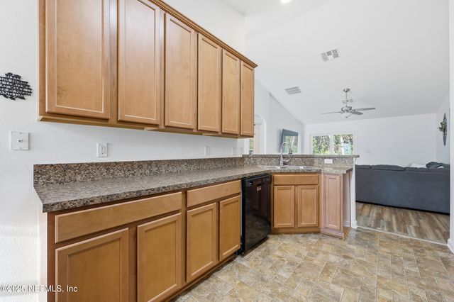 131 N TWIN MAPLE Road, St. Augustine, FL 32084