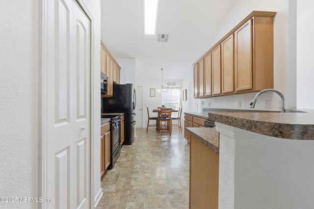 131 N TWIN MAPLE Road, St. Augustine, FL 32084