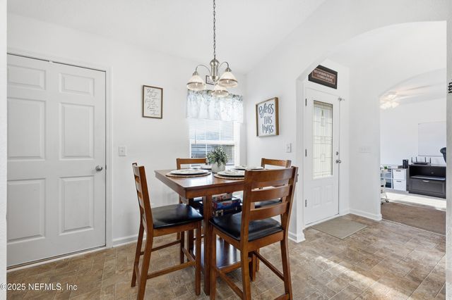 131 N TWIN MAPLE Road, St. Augustine, FL 32084