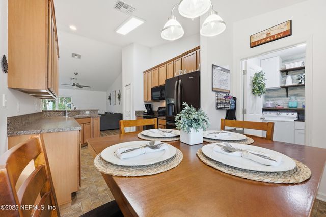 131 N TWIN MAPLE Road, St. Augustine, FL 32084