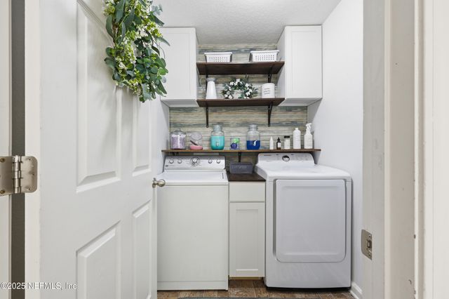 131 N TWIN MAPLE Road, St. Augustine, FL 32084