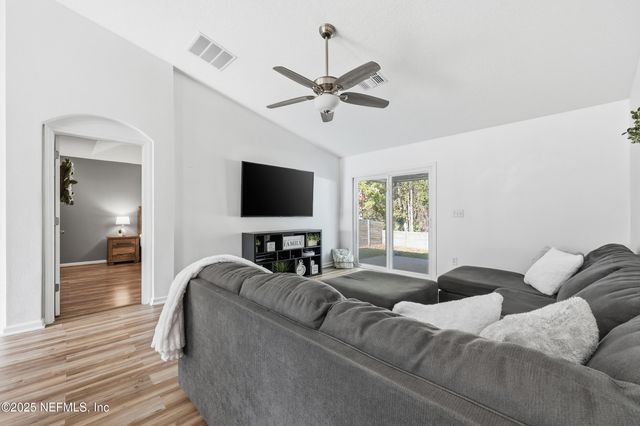 131 N TWIN MAPLE Road, St. Augustine, FL 32084