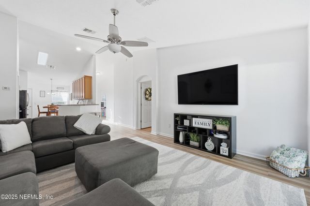 131 N TWIN MAPLE Road, St. Augustine, FL 32084