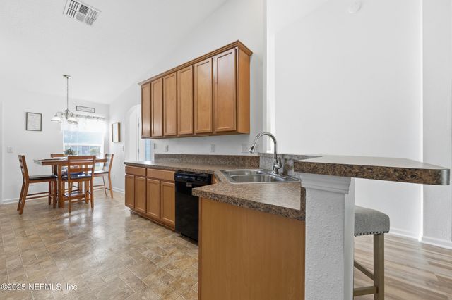 131 N TWIN MAPLE Road, St. Augustine, FL 32084