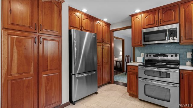 55 Tanglewood Drive West, Orchard Park, NY 14127