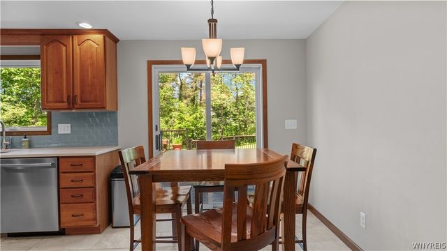 55 Tanglewood Drive West, Orchard Park, NY 14127