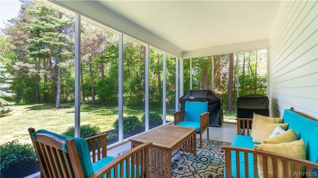 55 Tanglewood Drive West, Orchard Park, NY 14127