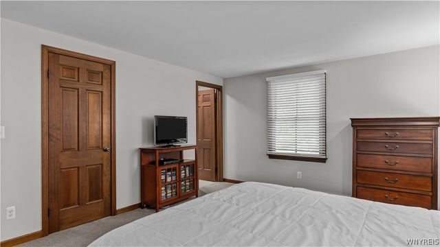 55 Tanglewood Drive West, Orchard Park, NY 14127
