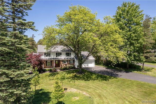 55 Tanglewood Drive West, Orchard Park, NY 14127