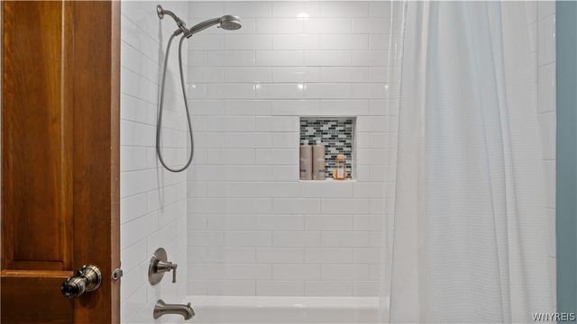 55 Tanglewood Drive West, Orchard Park, NY 14127