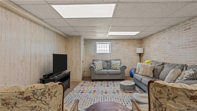 55 Tanglewood Drive West, Orchard Park, NY 14127