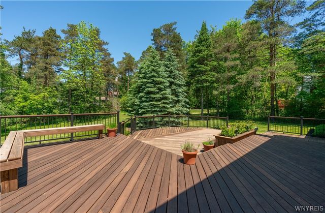 55 Tanglewood Drive West, Orchard Park, NY 14127