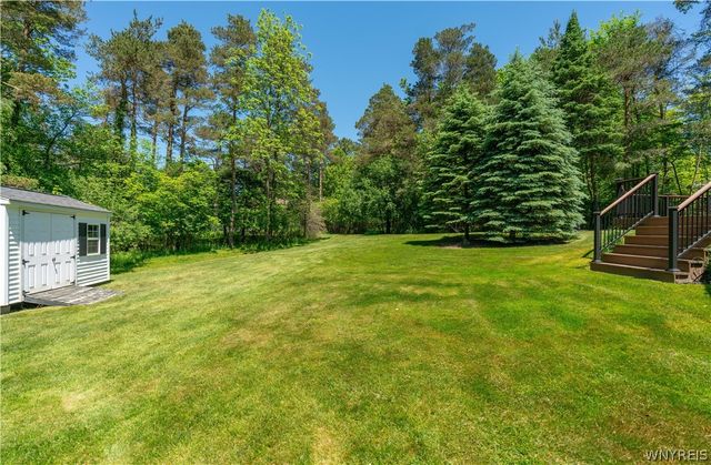 55 Tanglewood Drive West, Orchard Park, NY 14127