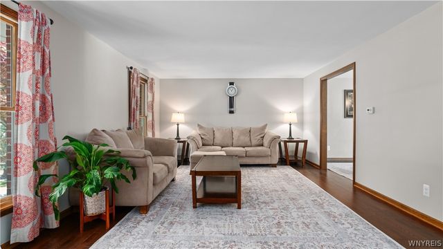 55 Tanglewood Drive West, Orchard Park, NY 14127
