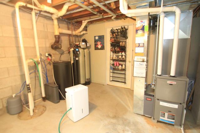 N67W30777 Swallow LANE, Hartland, WI 53029