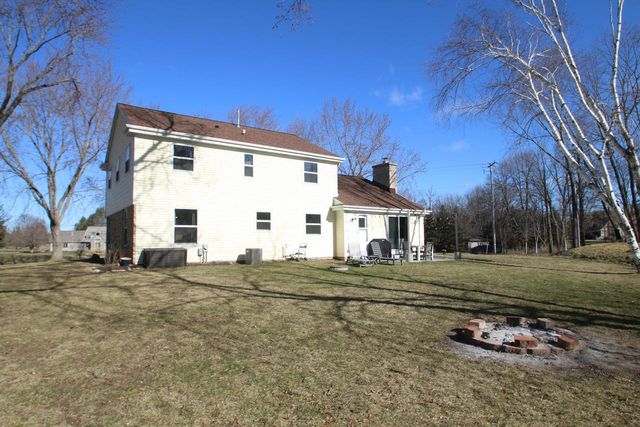 N67W30777 Swallow LANE, Hartland, WI 53029