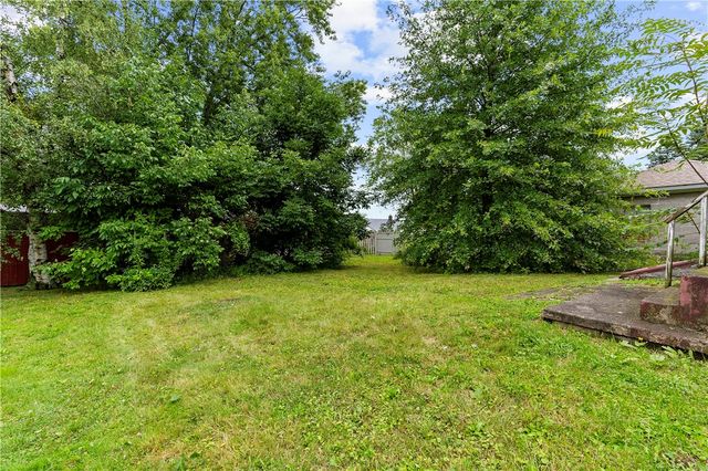 1099 George St, Sharon, PA 16146