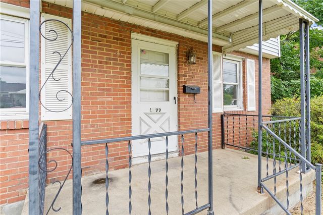 1099 George St, Sharon, PA 16146