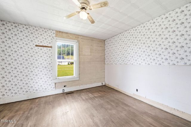 220 North Reece Avenue, Mountain City, TN 37683