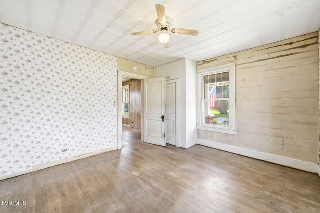 220 North Reece Avenue, Mountain City, TN 37683