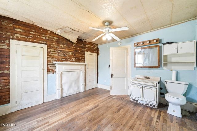 220 North Reece Avenue, Mountain City, TN 37683