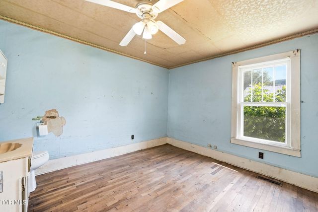 220 North Reece Avenue, Mountain City, TN 37683