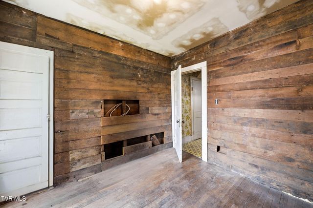 220 North Reece Avenue, Mountain City, TN 37683