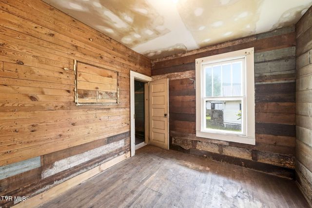 220 North Reece Avenue, Mountain City, TN 37683