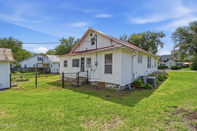 220 North Reece Avenue, Mountain City, TN 37683