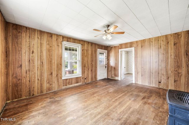 220 North Reece Avenue, Mountain City, TN 37683