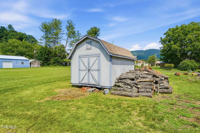 220 North Reece Avenue, Mountain City, TN 37683