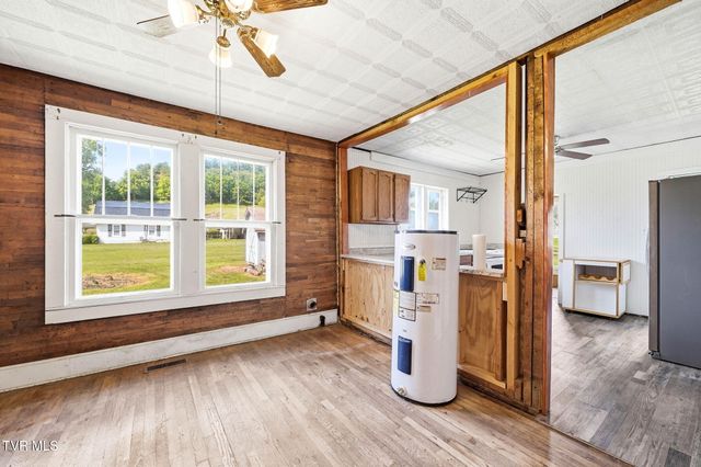 220 North Reece Avenue, Mountain City, TN 37683