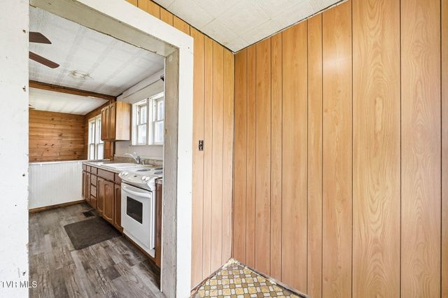 220 North Reece Avenue, Mountain City, TN 37683