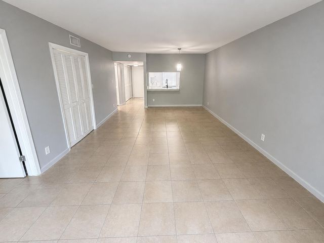 4321 NW 9th Avenue 204, Deerfield Beach, FL 33064