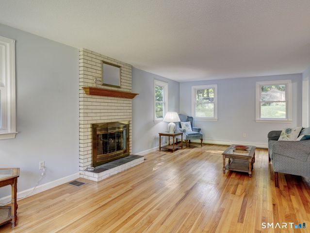 199 Grindle Brook Road, Glastonbury, CT 06073