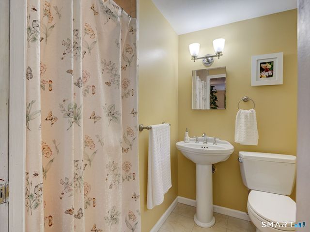 199 Grindle Brook Road, Glastonbury, CT 06073