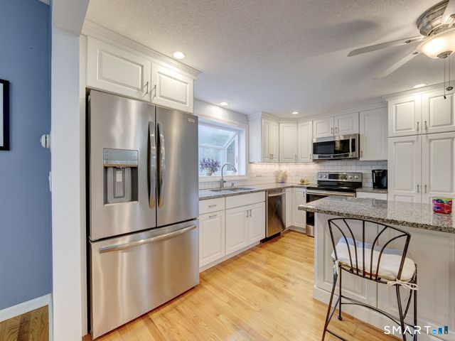 199 Grindle Brook Road, Glastonbury, CT 06073