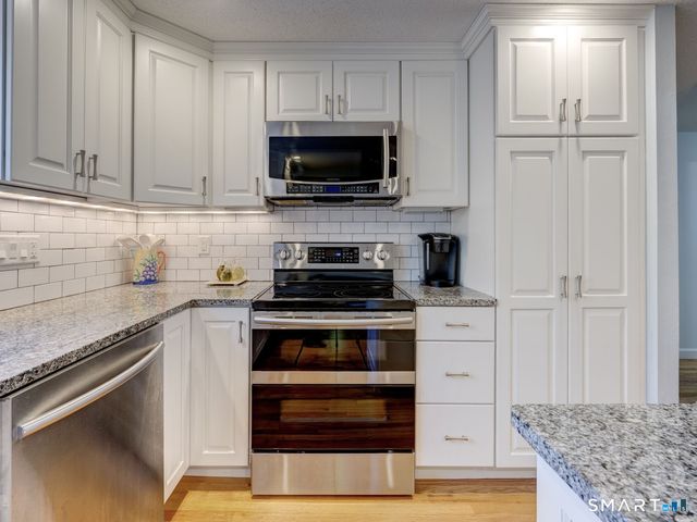 199 Grindle Brook Road, Glastonbury, CT 06073