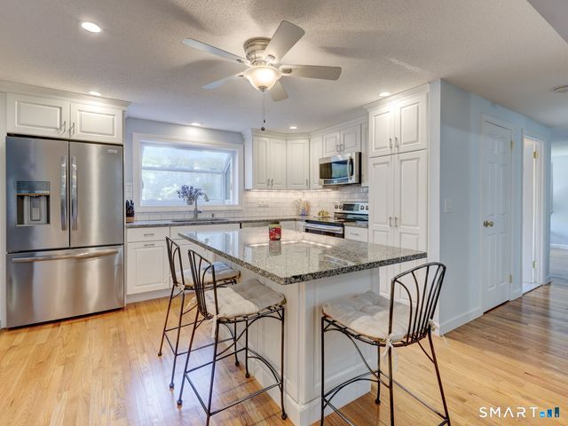 199 Grindle Brook Road, Glastonbury, CT 06073