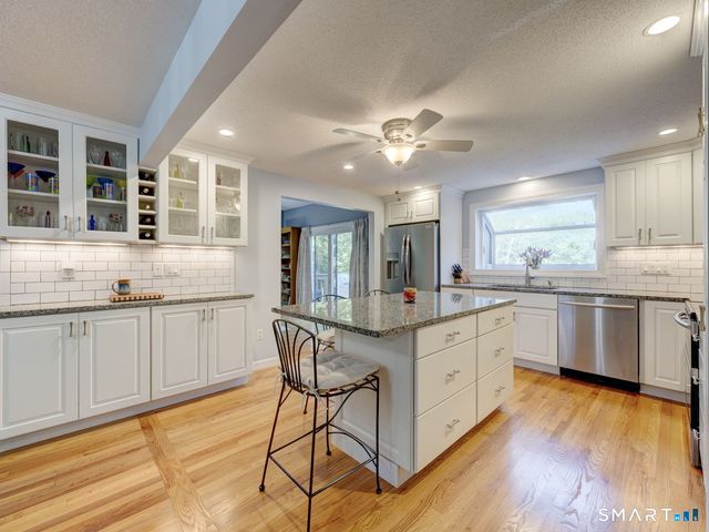 199 Grindle Brook Road, Glastonbury, CT 06073