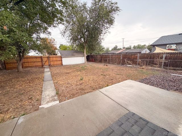 1671 Oswego Street, Aurora, CO 80010