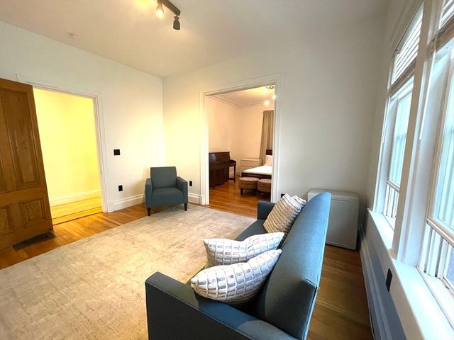 26 Clifford St 1, Boston, MA 02119